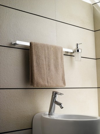 Дозатор LANGBERGER LUGANO 24021A подвесной цвет хром